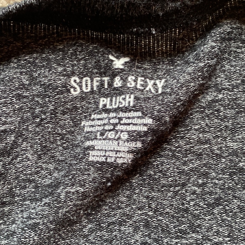 American eagle sweater - Picture 2 of 2